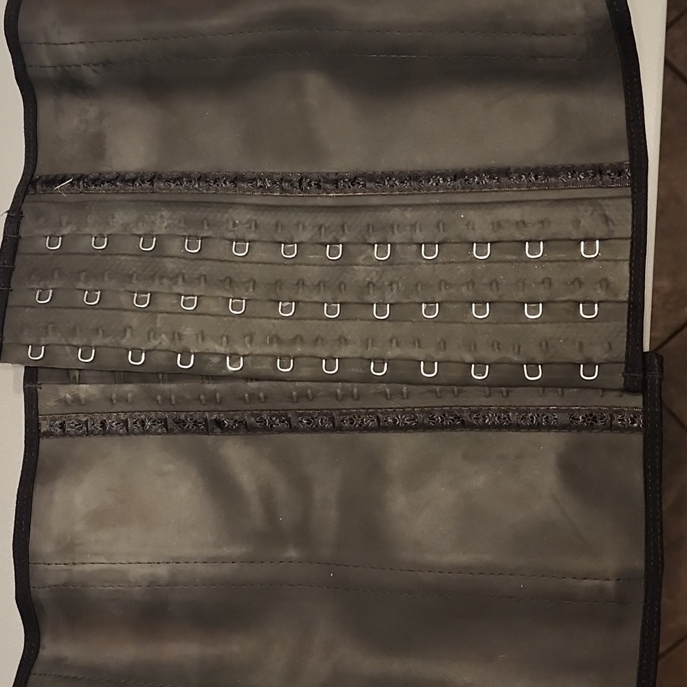 Squeeze me skinny waist trainer